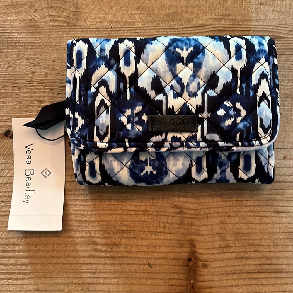 Vera Bradley Wallet new with tags - Print: Ikat Island